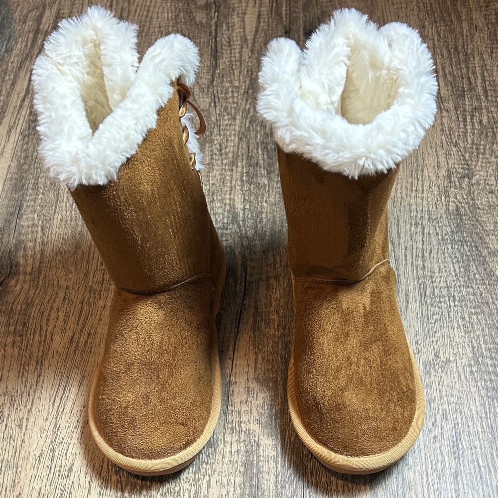 NWOT Rampage Brown Kids Boots with Cream Fur